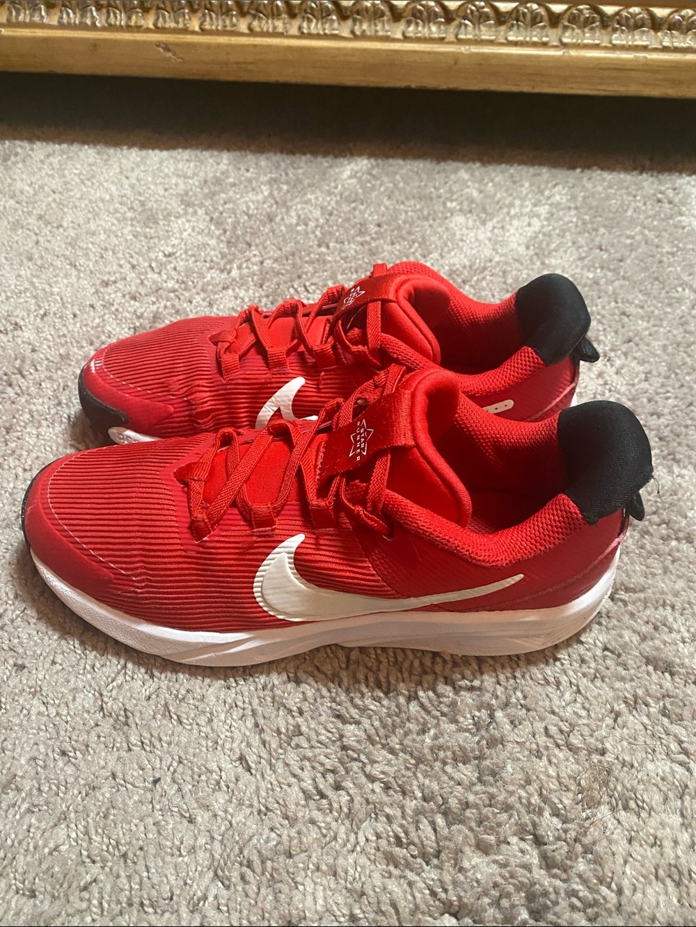 Nike Star Runner Red Athletic Sneakers with White Swoosh size 3Y